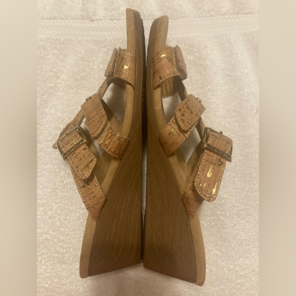 Vionic sandals - Picture 2 of 9
